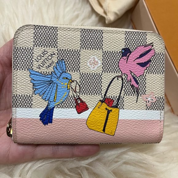 COPY - Authentic Louis Vuitton 2018 Christmas Animation Zippy compact wallet - Picture 12 of 13